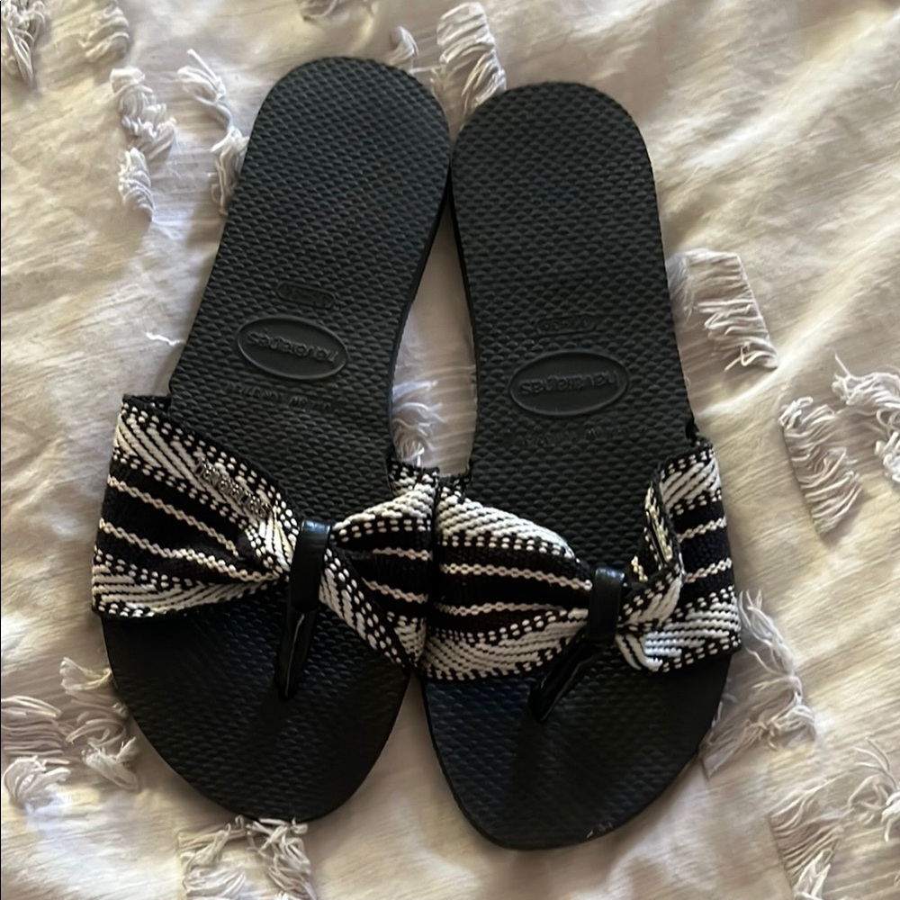 Havaianas Black and White Sandals with Zebra Print Bow